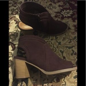 Woman's Peep Toe Ankle Boots